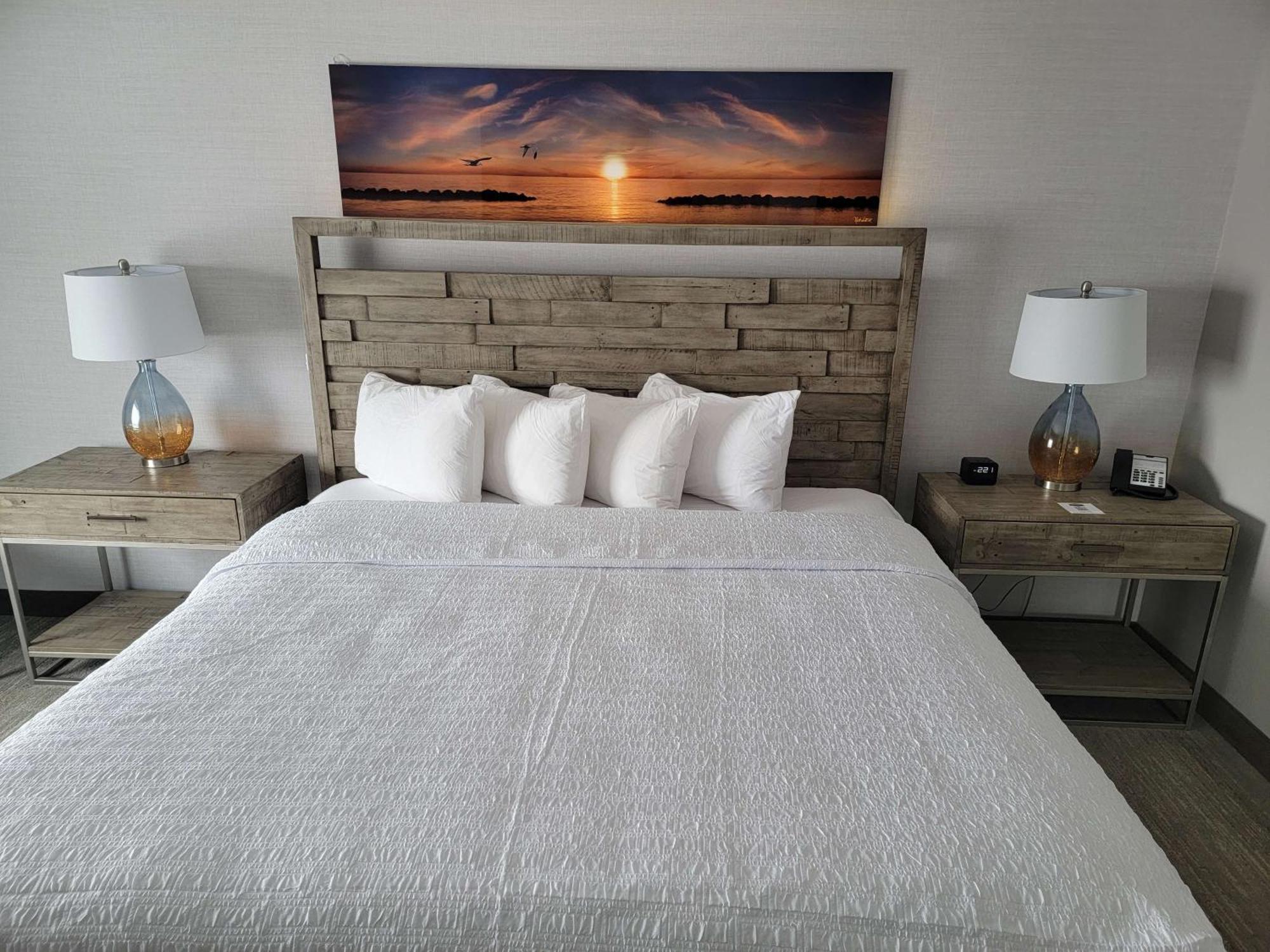 Hampton Inn & Suites Erie Bayfront Exteriör bild