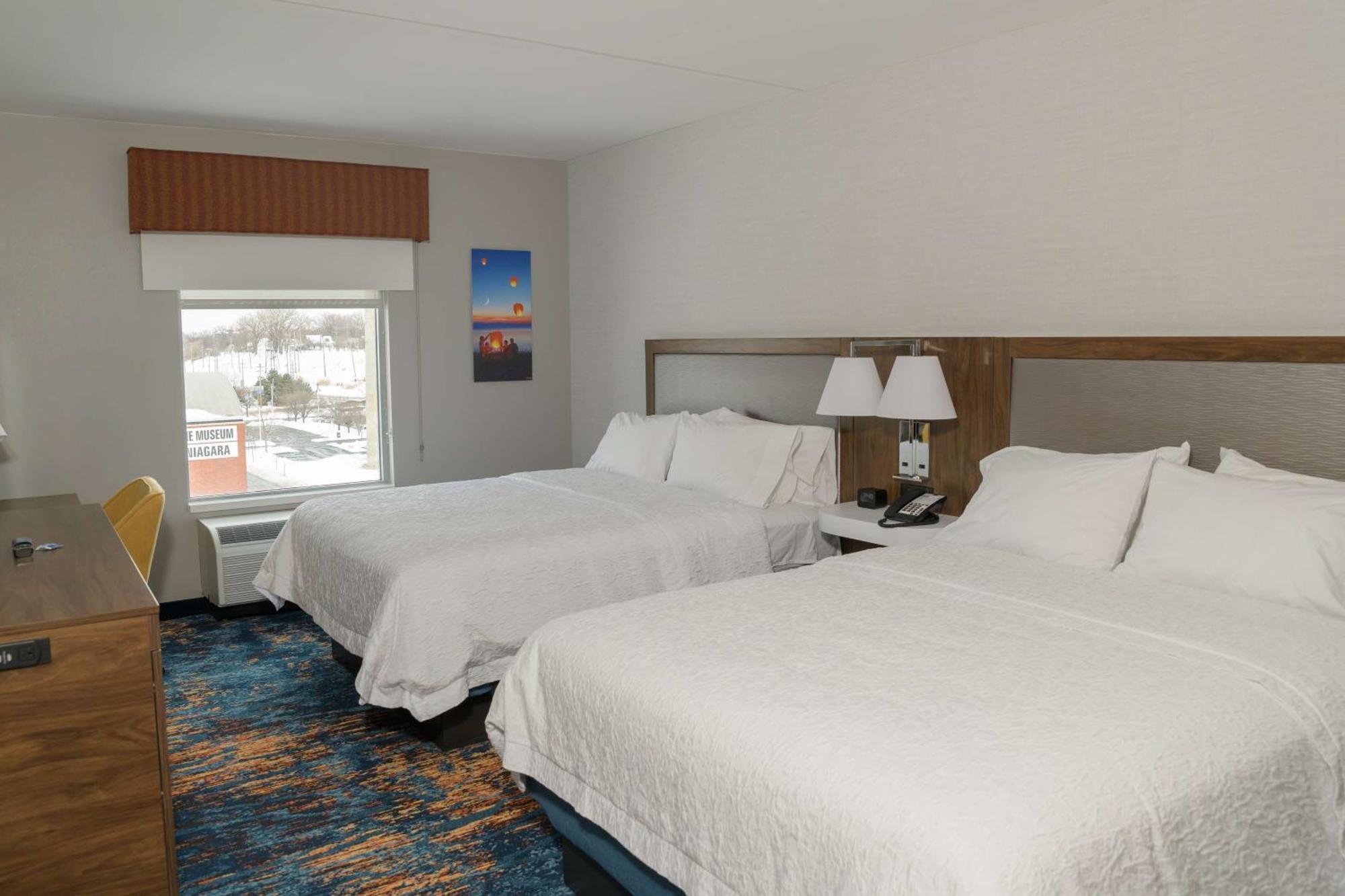Hampton Inn & Suites Erie Bayfront Exteriör bild