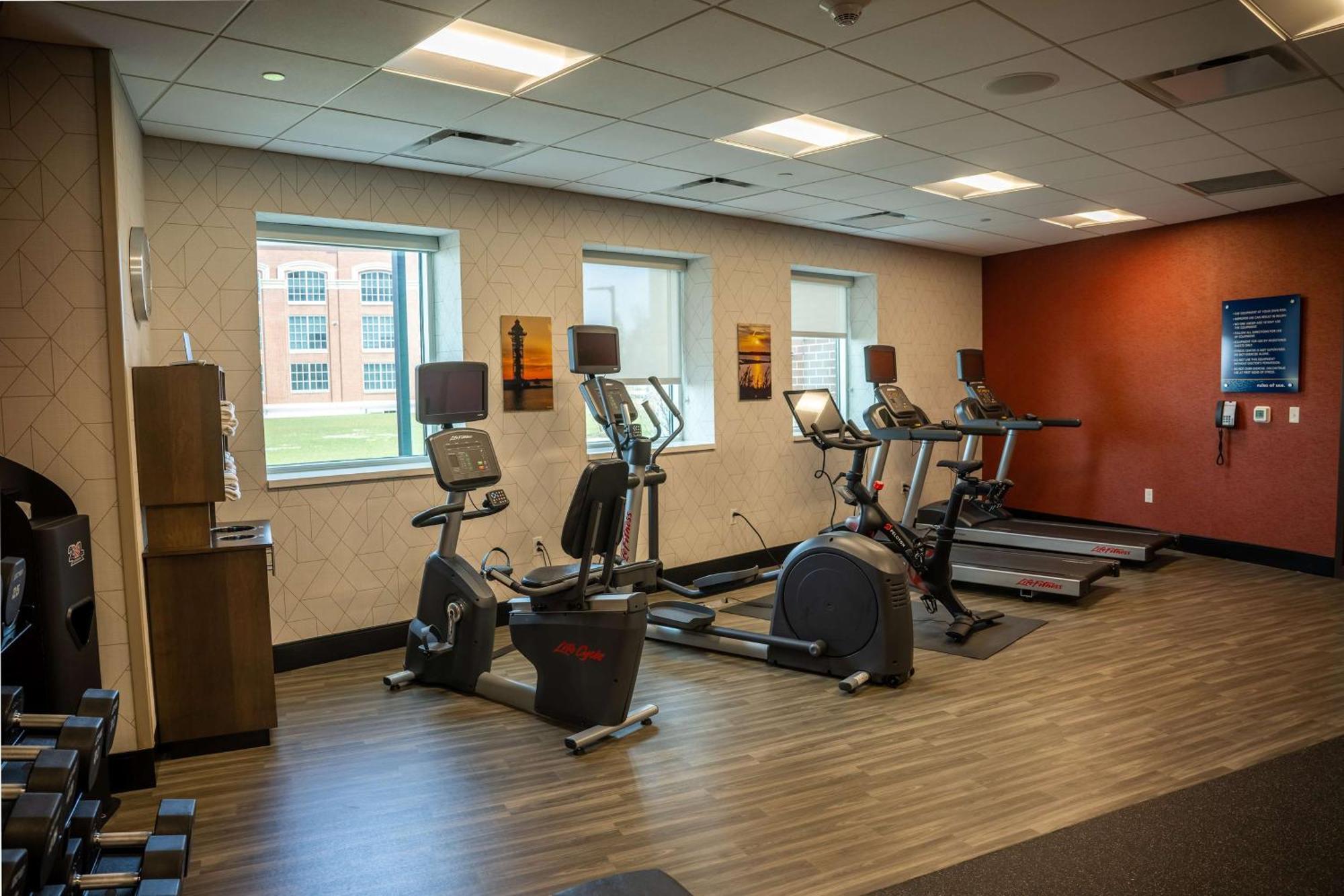 Hampton Inn & Suites Erie Bayfront Exteriör bild