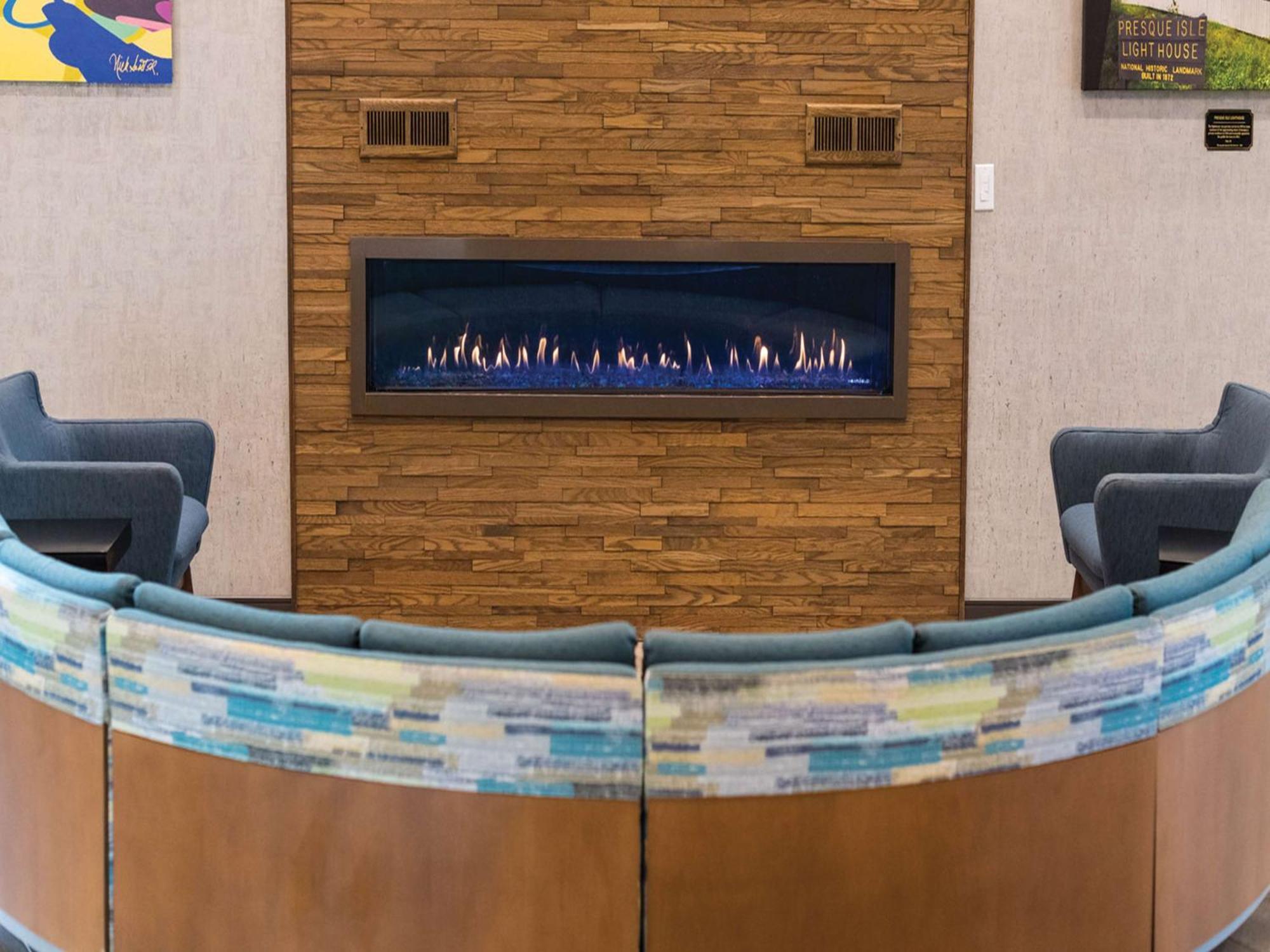 Hampton Inn & Suites Erie Bayfront Exteriör bild